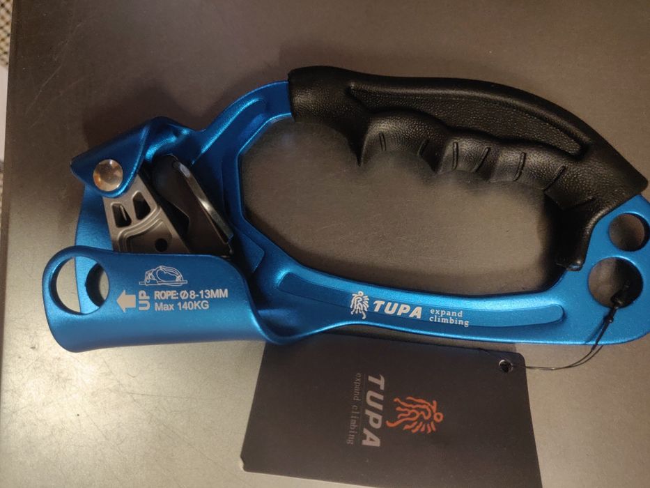 Жумар правый, блок-ролик, страховочное устр., карабины для промальпа