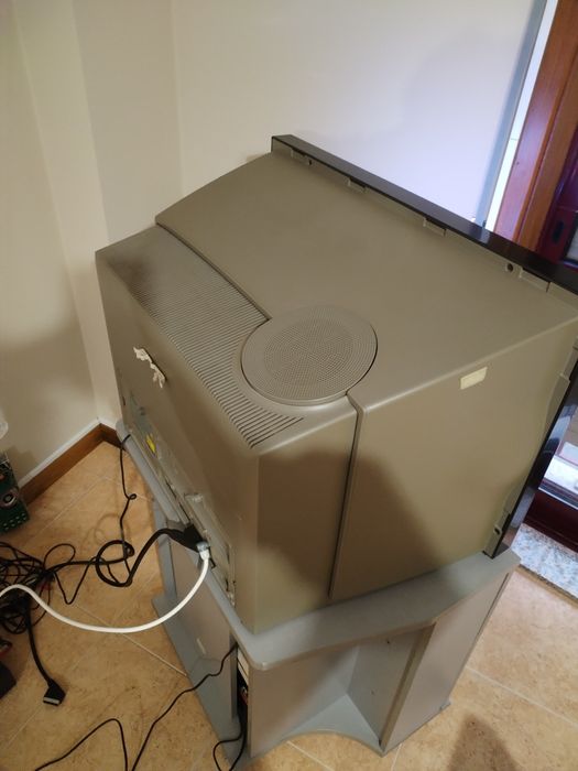 Televisão Thomson + Móvel