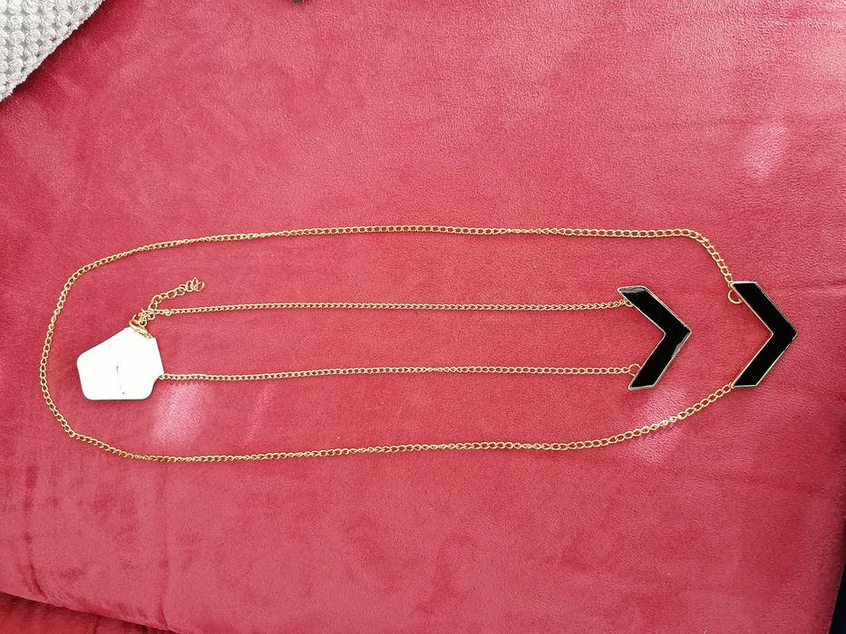 Fios Dourados com Pedra Preta Novos Lindíssimos