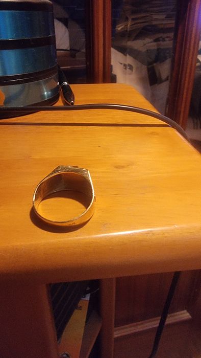 Anel de ouro 19k peso 8.8 gramas do benfica