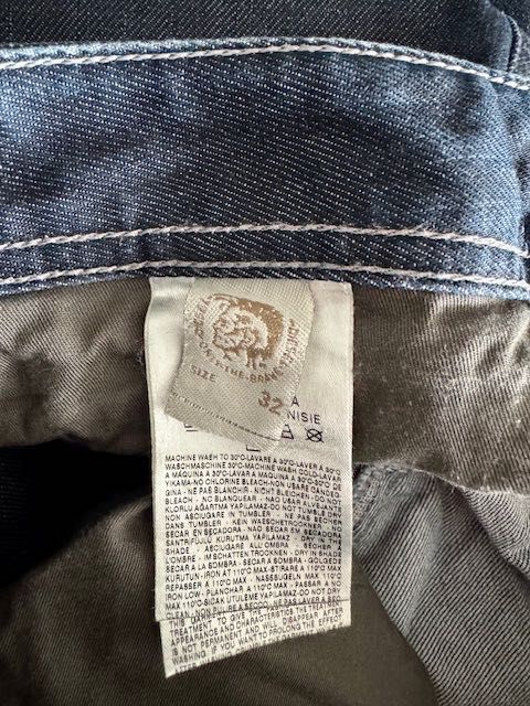 Jeans Diesel model Poiak rozm. 32x32
