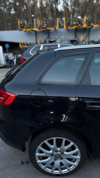 Painel trás direito AUDI A3 Sportback (8PA)