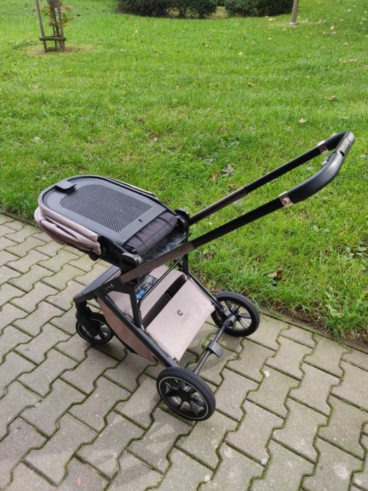 Spacerówka CAVOE moi do 22 kg wraz z gondolą