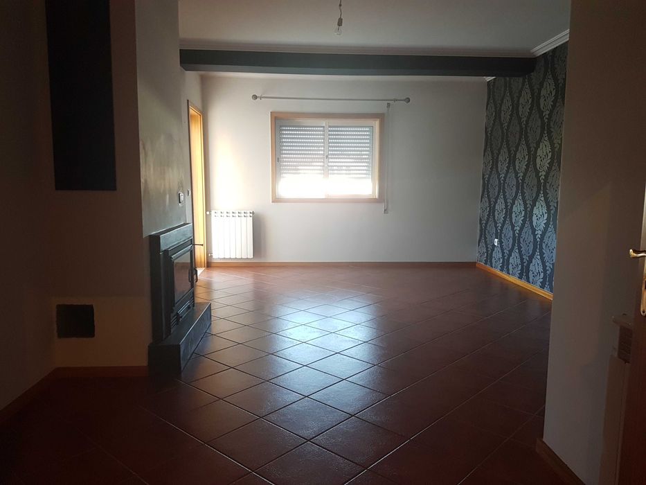 Aluga-se Apartamento T2 - Oiã - Ao lado do Continente