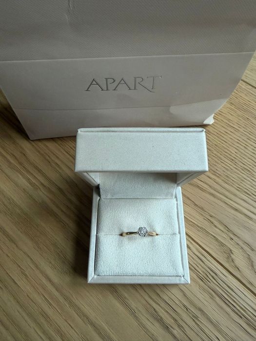 Pierścionek APART