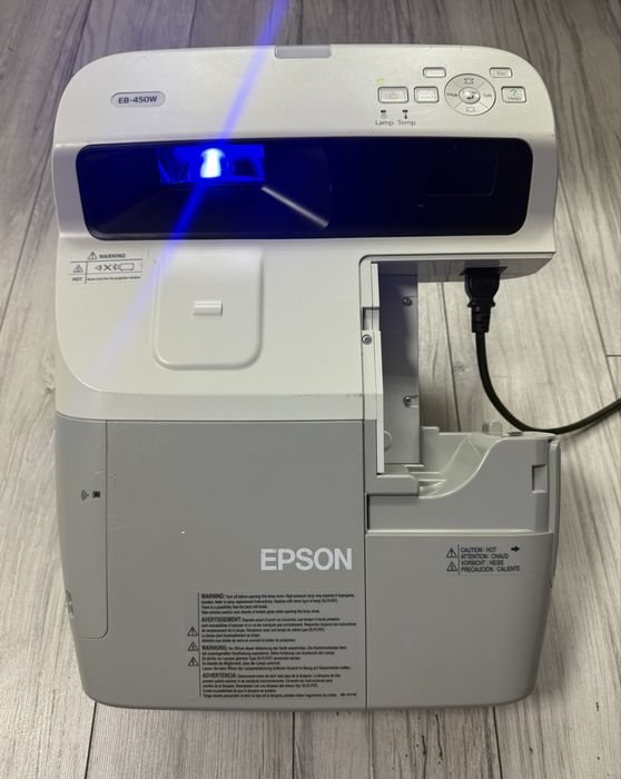 Продам проектор мультимедийный Epson EB-450W