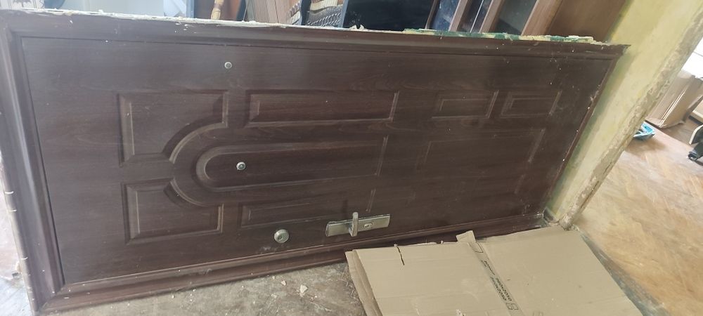 Продам вхідні двері