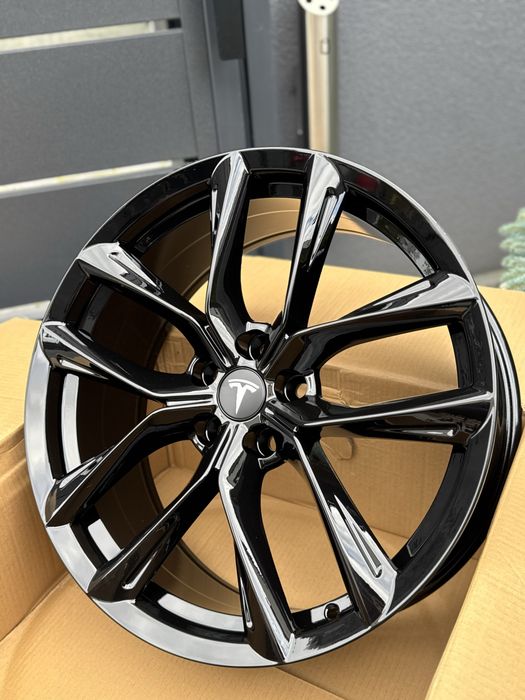 Диски Нові R20/5/114,3 TESLA Model 3 Model Y . В Наявності .