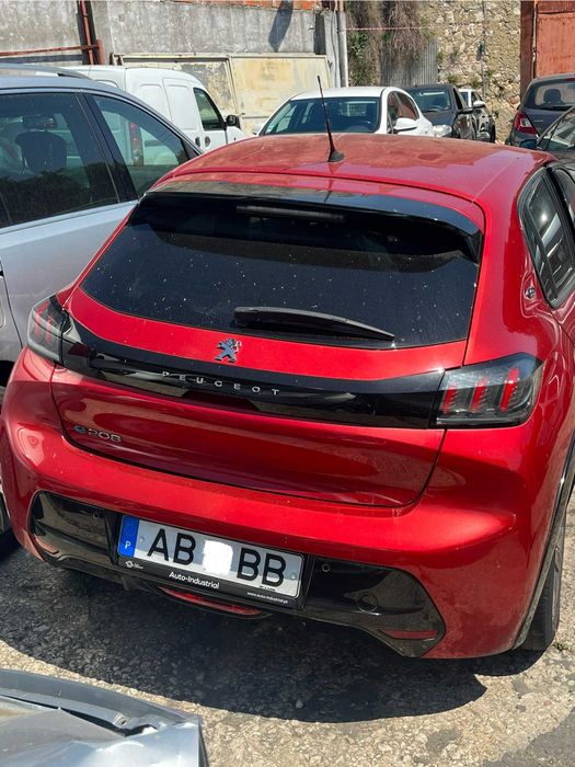 Peugeot e208 2023!!