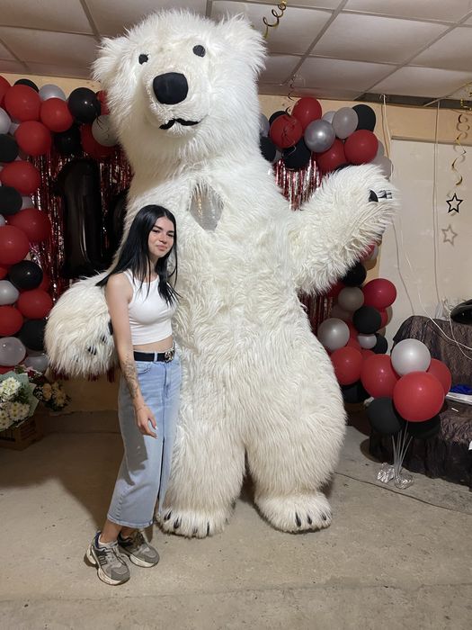 Привітання від нійгарніших ростових ляльок