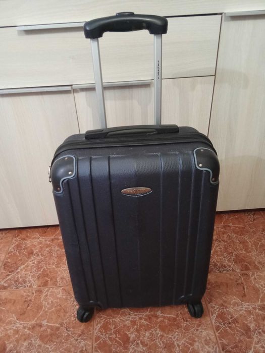 lagar 300litros +2 bido~es + 5 malas +capa chuva +BIDÃO DE 200LITROS