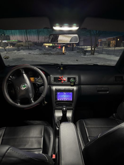 Шкода Октавія тур 1.8 турбо