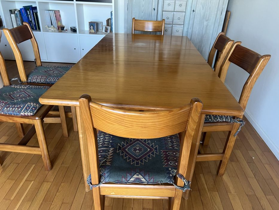 Mesa e 6 cadeiras