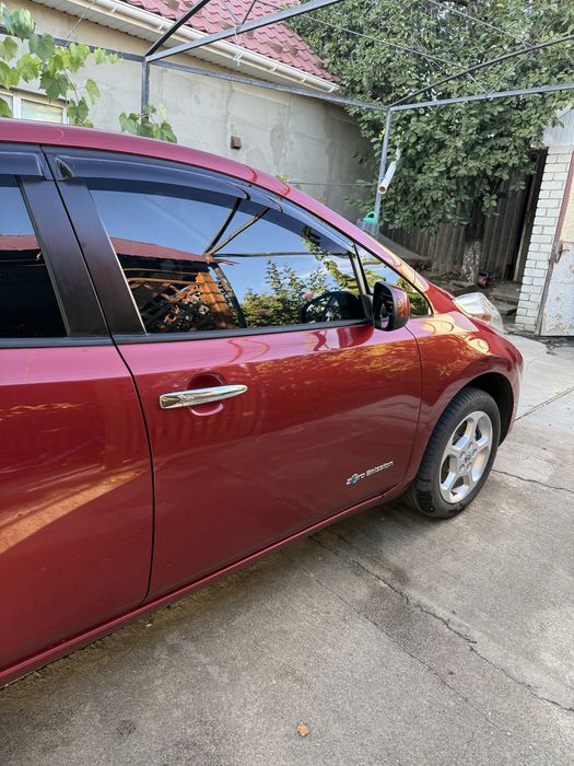 Nissan LEAF 2015