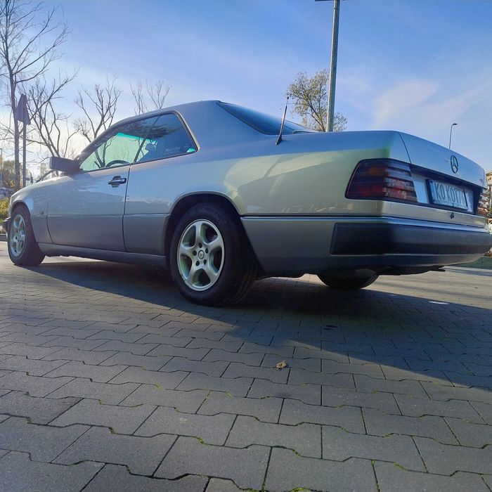 Mercedes Benz C124 Coupe