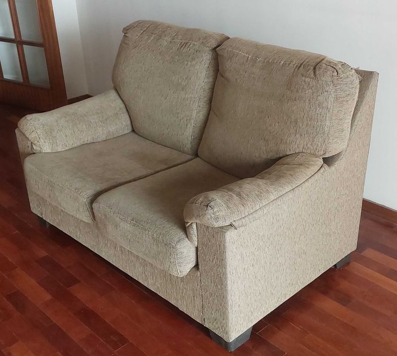 Sofá de dois lugares - Barato