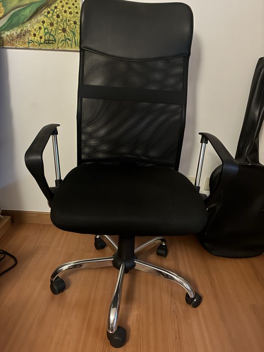 Cadeira de escritorio em tecido e rede