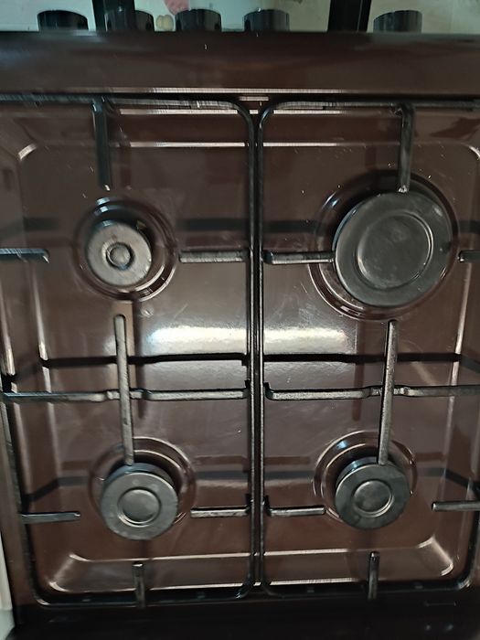 Продам газовую плиту