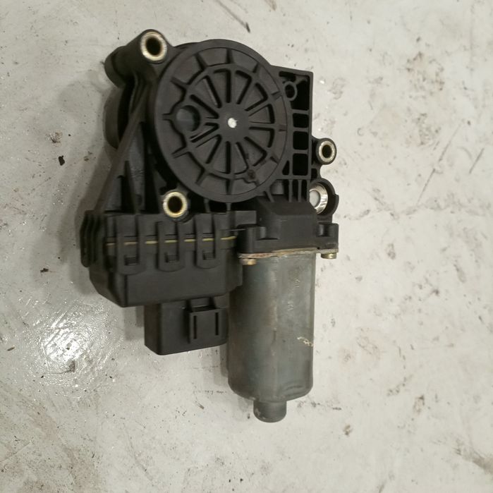 Motor de vidro traseiro esquerdo - AUDI A6 (4B2, C5) | 97 - 05