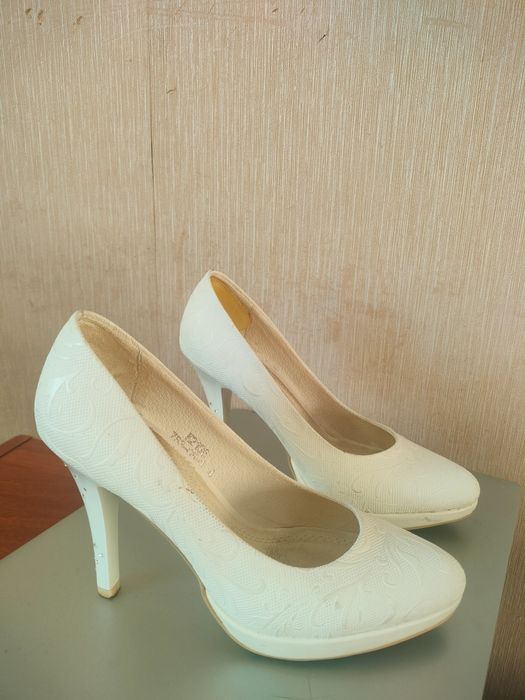 Туфлі білі весільні Р23