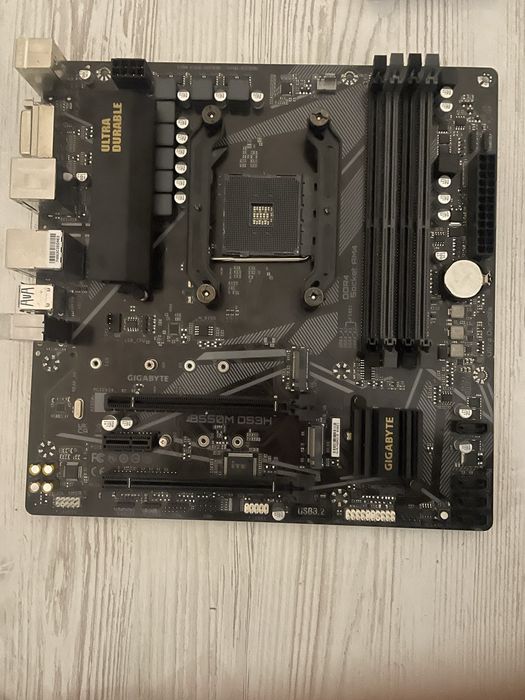Материнська плата Gigabyte b550m ds3h