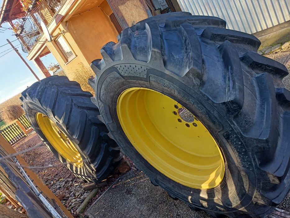 Koła, opony r34 John Deere serio6
