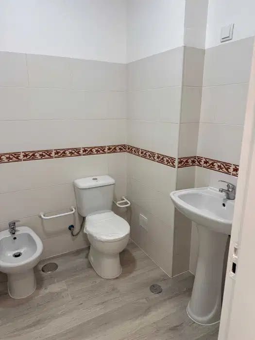Arrendo T2 Remodelado com 3 assoalhadas no Carregado