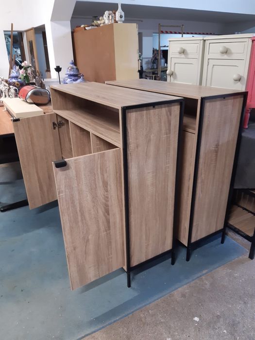 Móveis de apoio em Madeira