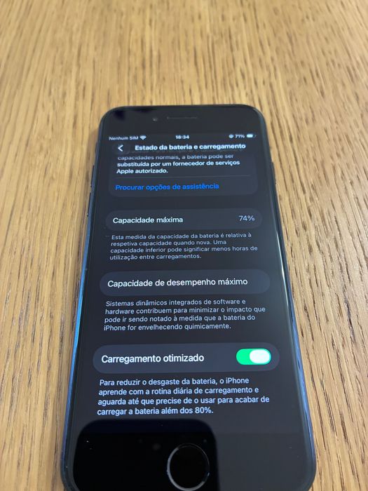 Iphone SE 2020 + Base De Carregamento Belkin + Capa Spigen Liquid Air