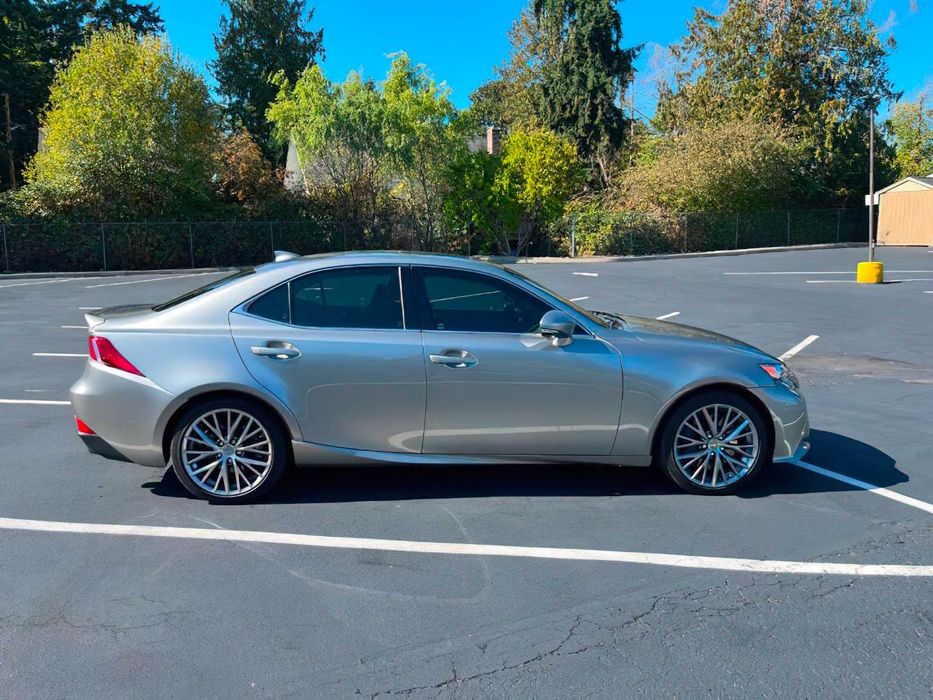 Lexus IS 300      2016