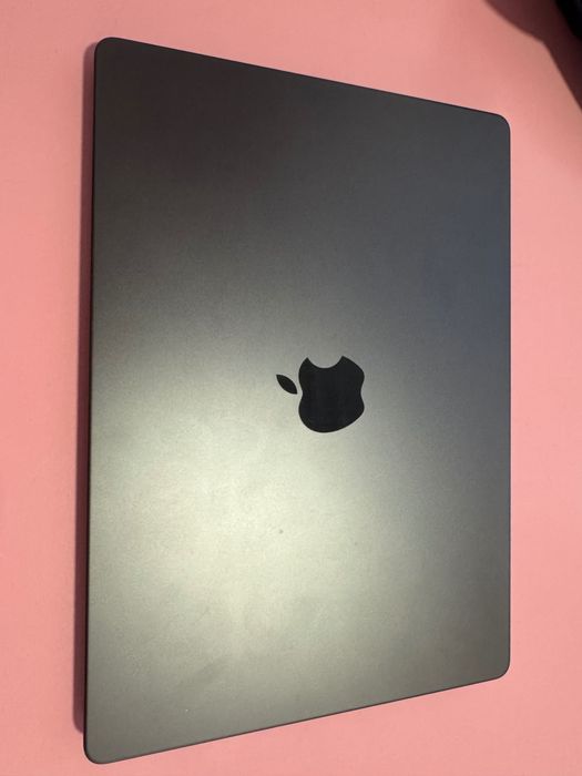 Macbook Pro M3Pro 11C/14C GPU/18G/512G    18GB memory, 512GB HDD Space Black AppleCare