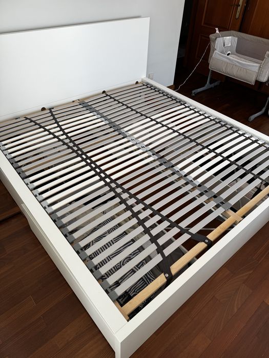 Cama Malm 180x200cm c/ 4 gavetoes