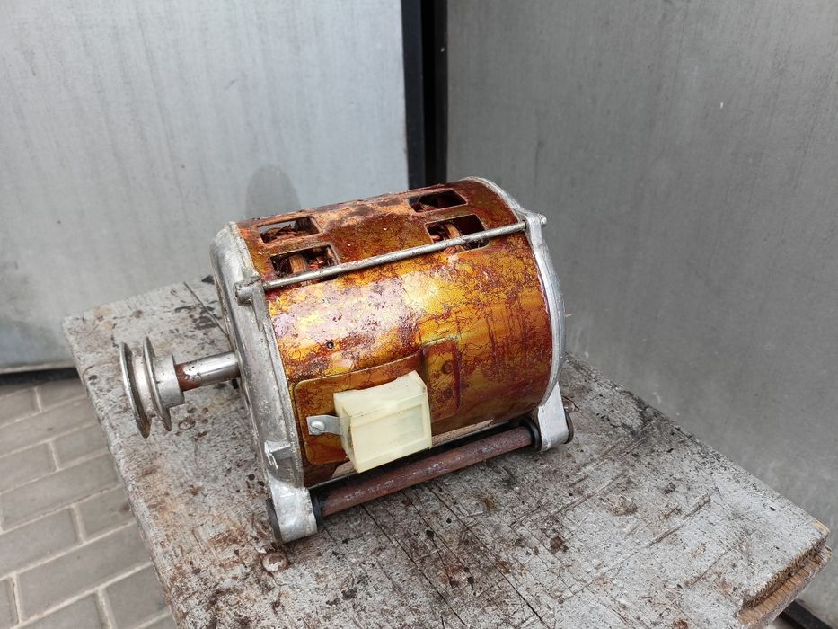 Двигун до пральної машини