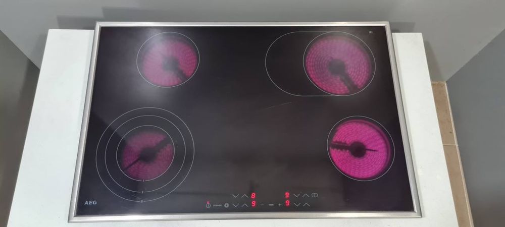 Варочна поверхня AEG