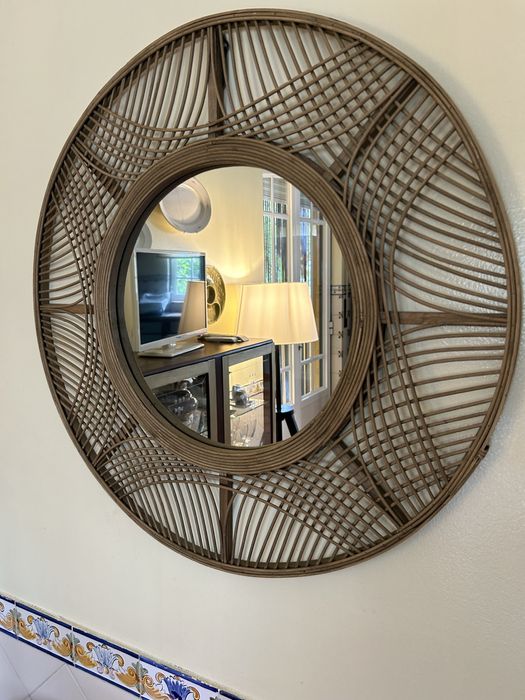 Espelho com bambu traçado