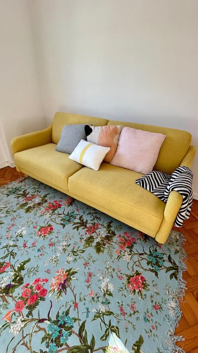 Sofá cama 3 lugares amarelo