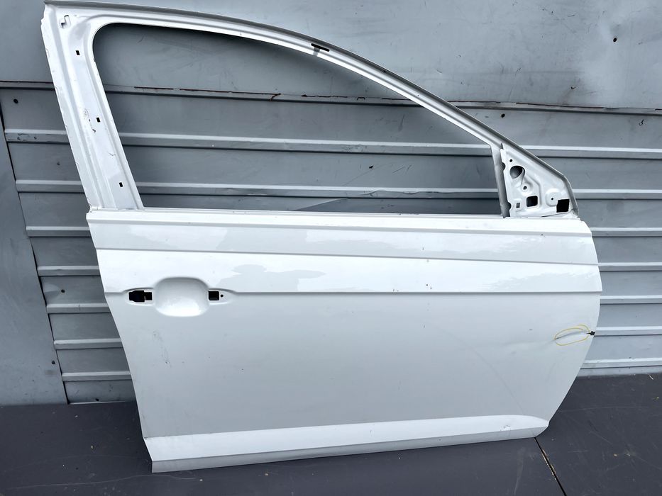 Vw Polo VI 6 2g 16-  drzwi prawe przednie przód  TYL BIALE NIEBESKIE