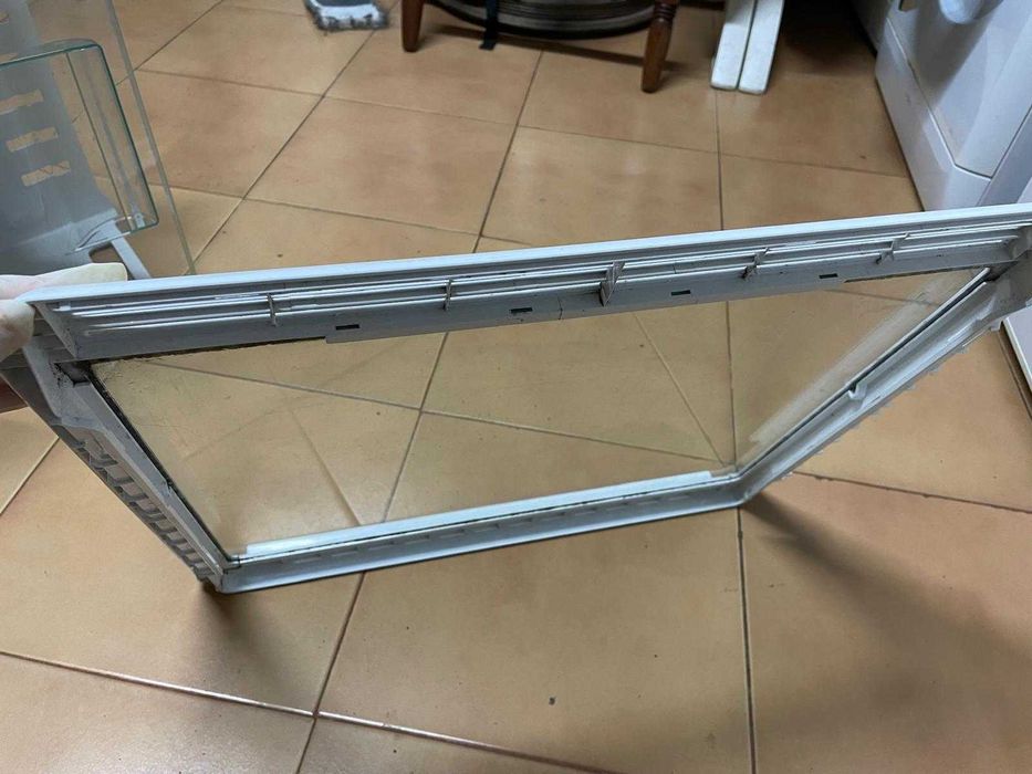 Peças / Gavetas Frigorífico Electrolux, AEG Santo e IKEA Frostig