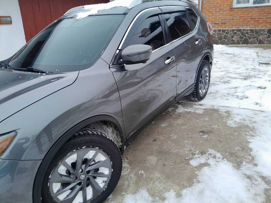 Nissan rogue 2016 року