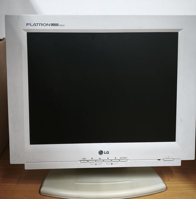 Monitor 15" VGA  para oficinas e industria valor unitário
