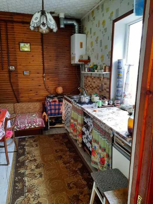 Продам дом на две половины в п. Эсхар