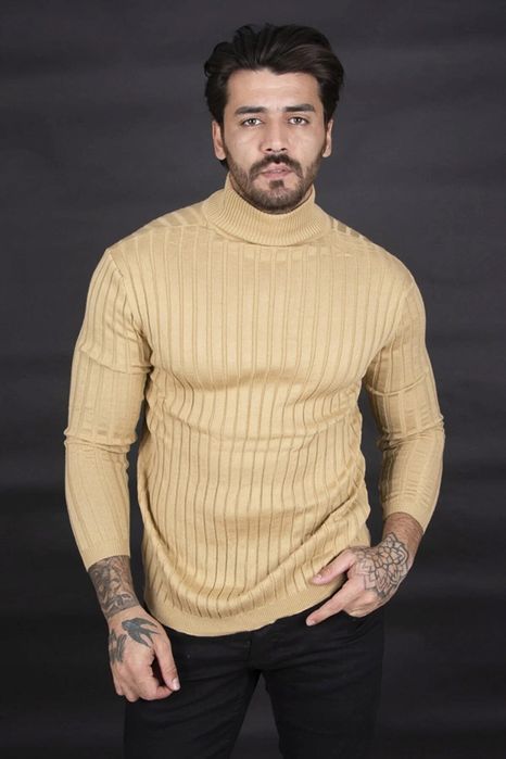 Męski gładki sweter golf w kolorze beżowym z prążkowaniem m 5ia