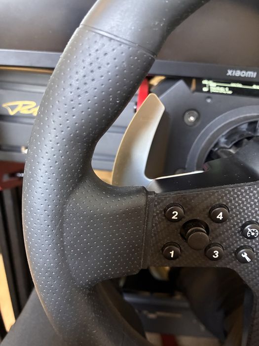 Fanatec P1 V2 com QR2  em caixa como novo