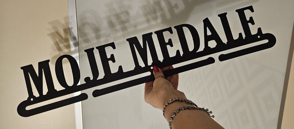 Metalowy wieszak moje medale