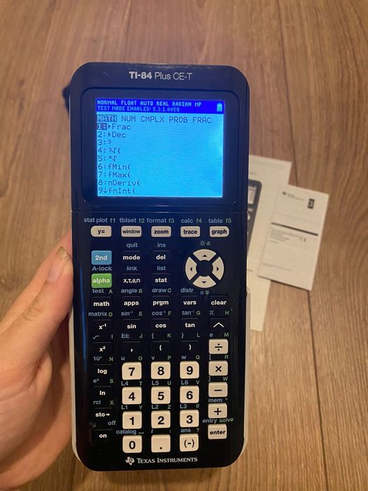 Calculadora Texas TI-84 PLUS CE-T