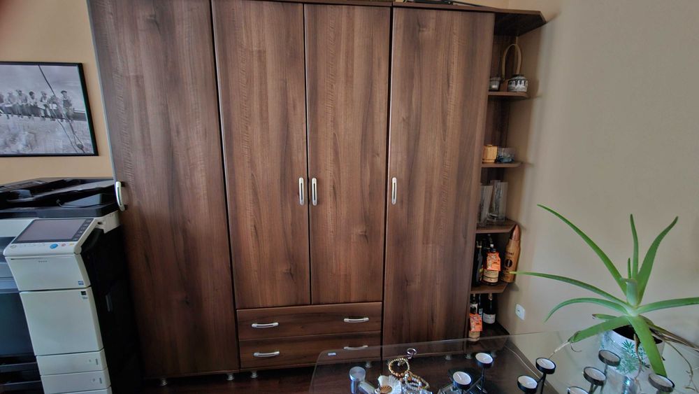 Zestaw mebli drewnianych - bardzo pojemne