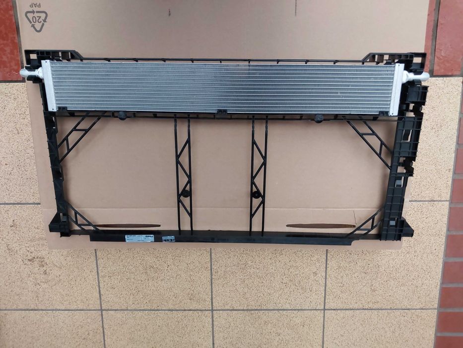 RENAULT TRAFIC III 2.0D  chłodnica silnika + ramka nowe