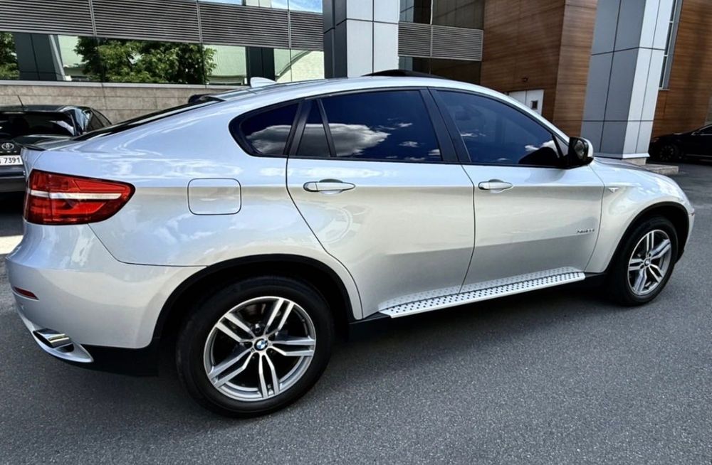 Автомобіль bmw x6 2012