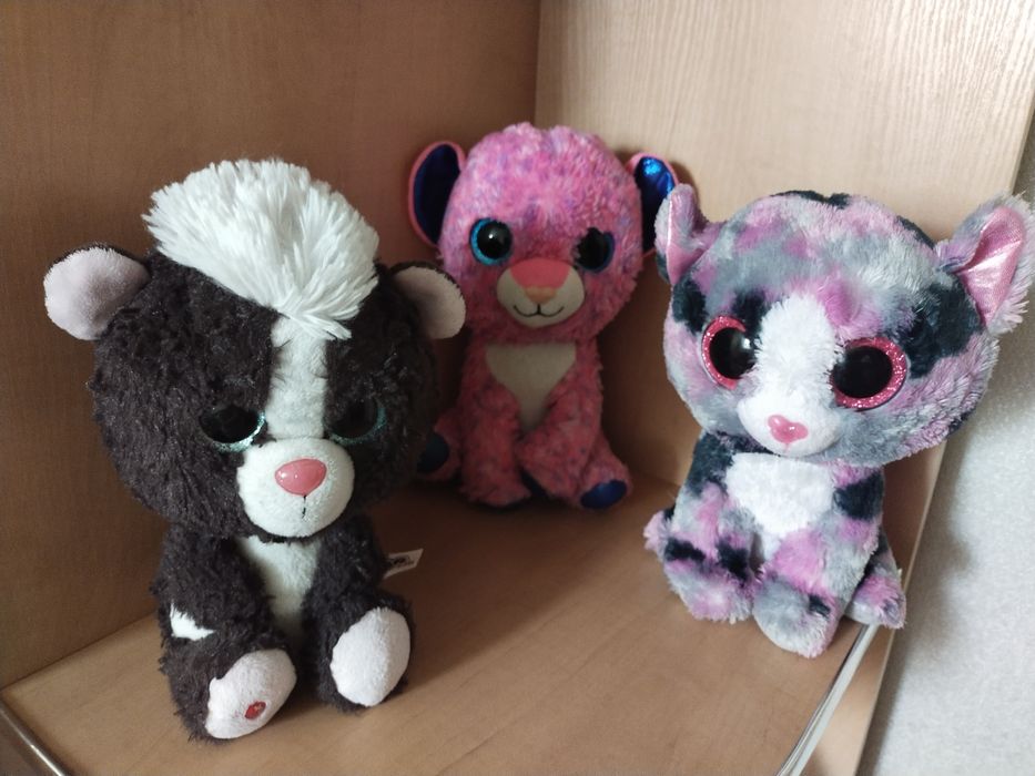 Іграшки з великими очима великі