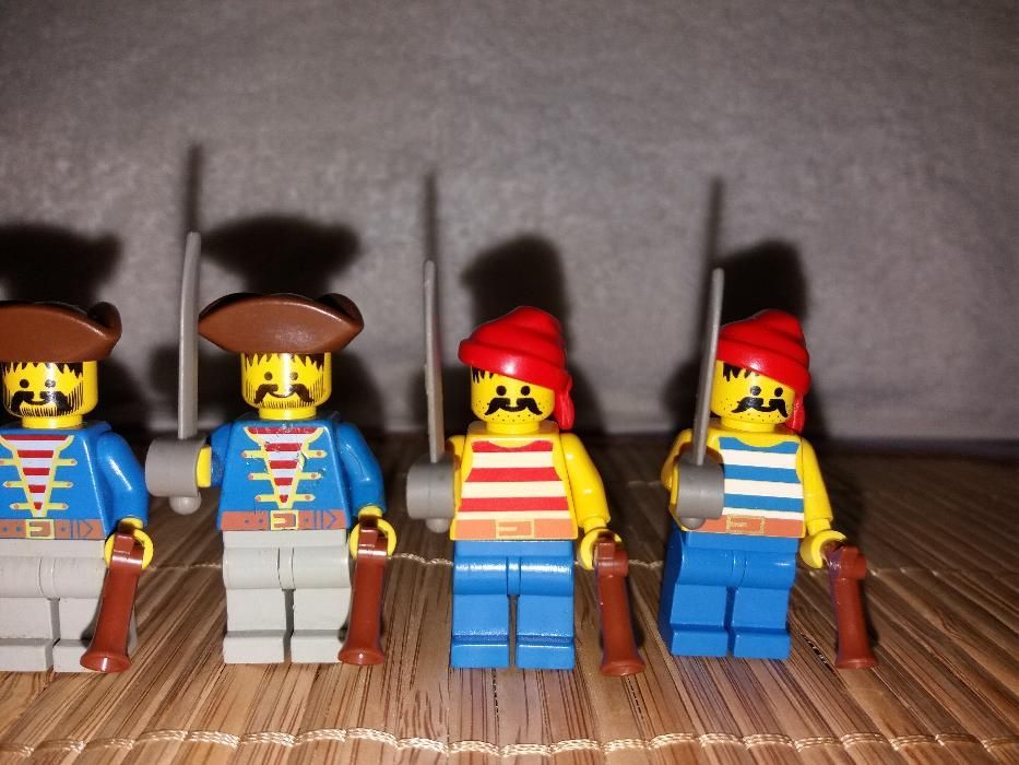 Lego System Piraci- Mini figurki Pirates